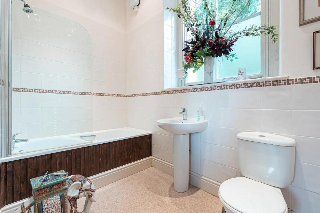 Converted Chapel, Stunning Sea & Mountain Views! Penmaen-mawr Exterior foto
