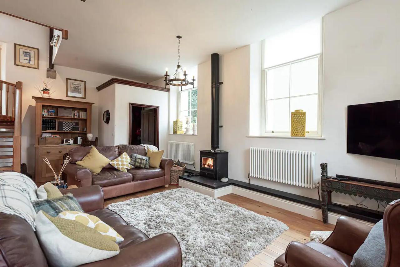 Converted Chapel, Stunning Sea & Mountain Views! Penmaen-mawr Exterior foto